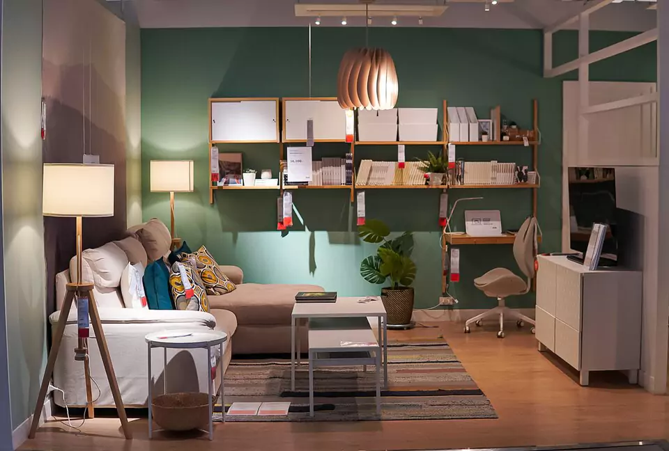 how-to-decorate-a-small-living-room-maximizing-style-in-limited-space